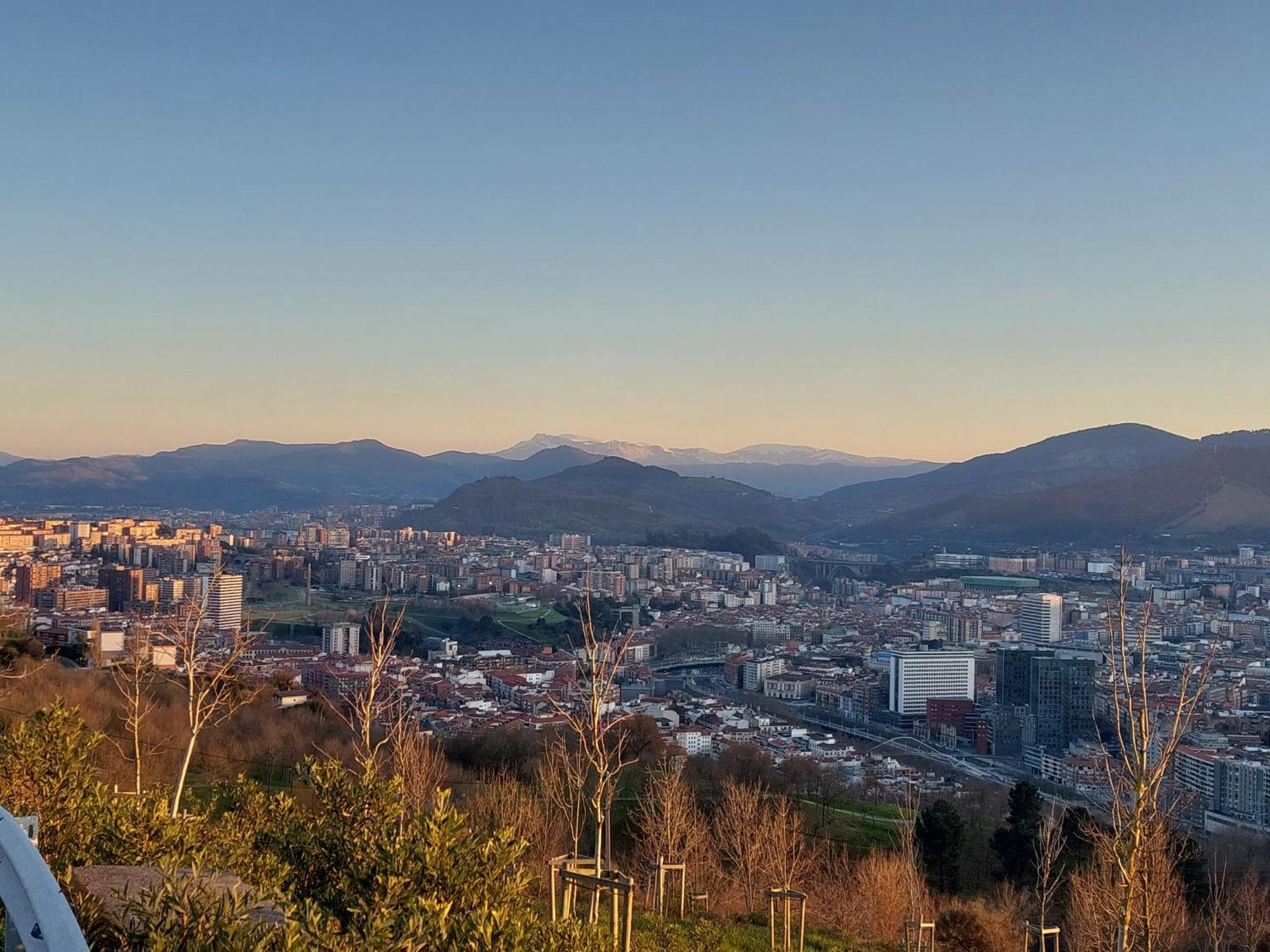 Bilbao Center Apt 90'S Parking Екстер'єр фото